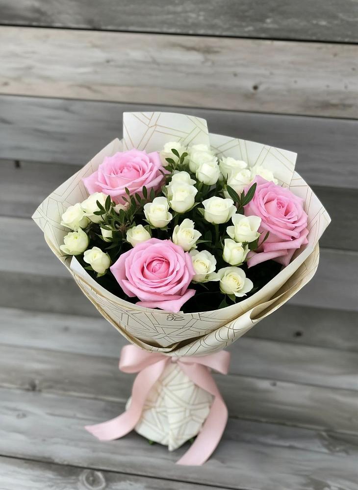 Букет цветов из: Розы в Октябрьском Московской области