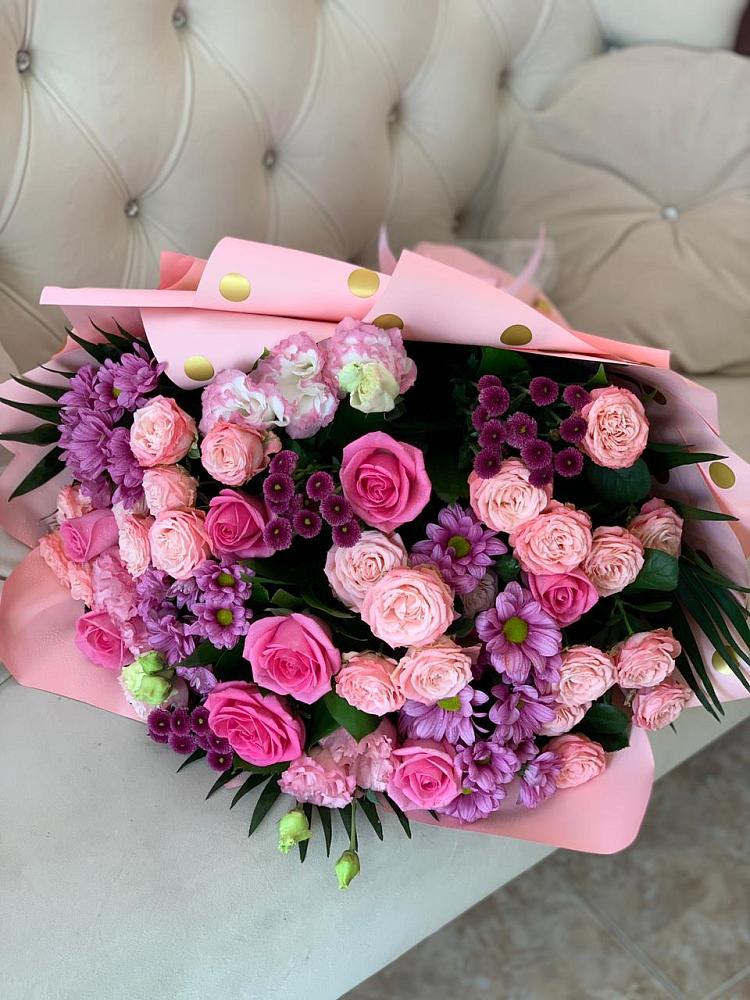 Букет цветов из: Хризантемы, Розы и Лизиантусы в Октябрьском Московской области