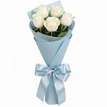 Букет 5 Белых роз Проуд в Октябрьском Московской области