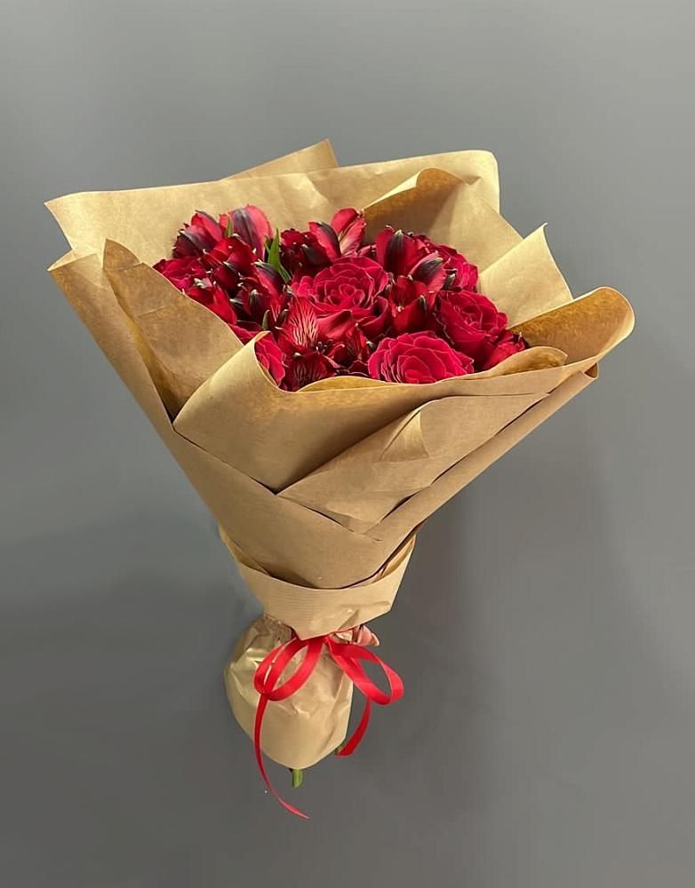 Букет цветов из: Альстромерии и Розы в Октябрьском Московской области