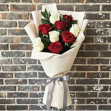 Букет цветов из:  Розы в Октябрьском Московской области