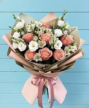 Букет цветов из:  Розы, Альстромерии и Лизиантусы в Октябрьском Московской области