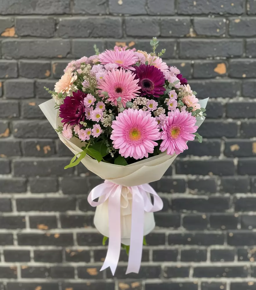 Букет цветов из: Герберы и Хризантемы в Октябрьском Московской области