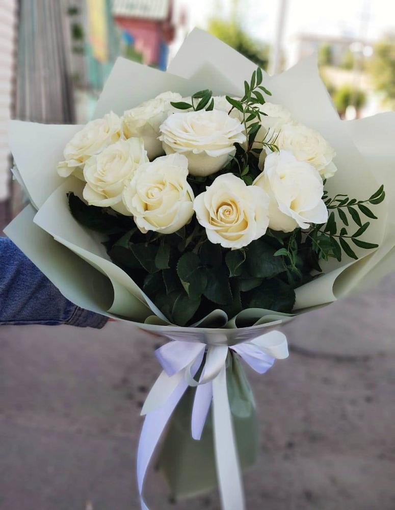 Букет Белые розы Проуд в Октябрьском Московской области