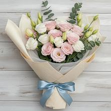 Букет цветов из:  Лизиантусы в Октябрьском Московской области