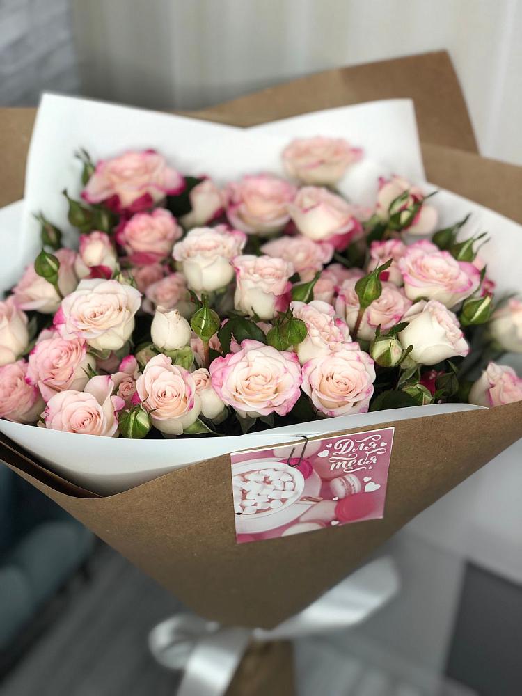 Букет цветов из: Розы в Октябрьском Московской области