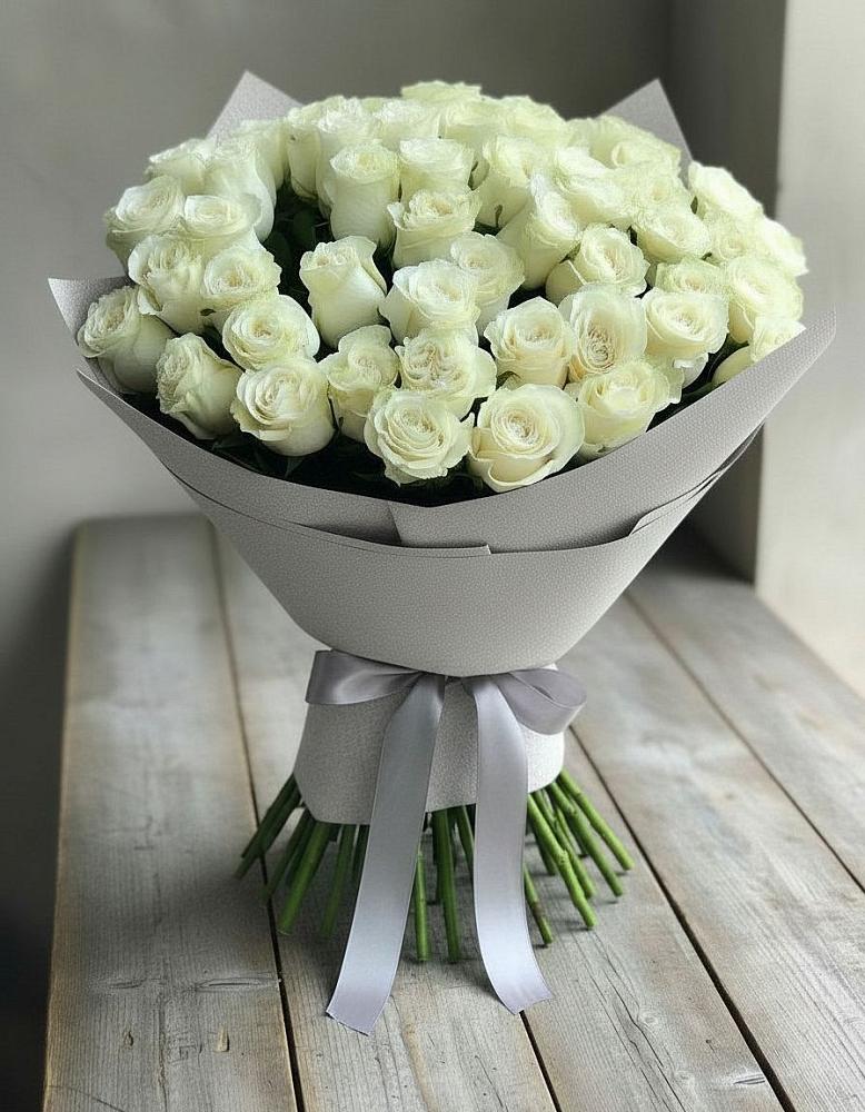 Букет 35 Белых роз в Октябрьском Московской области
