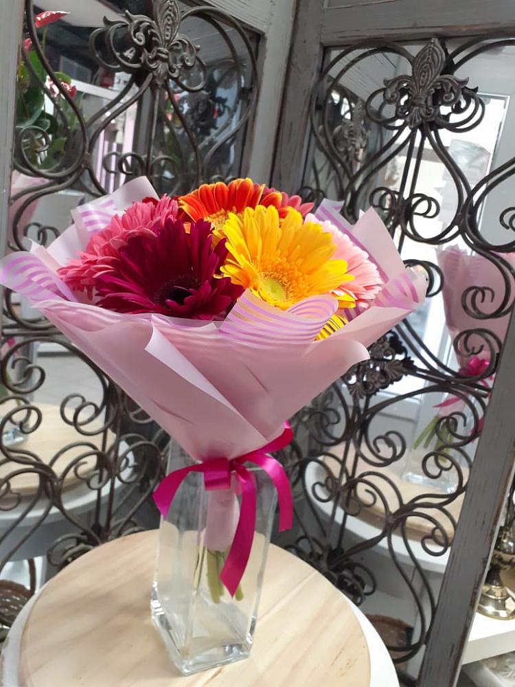 Букет цветов из: Герберы в Октябрьском Московской области