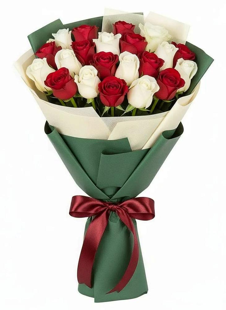 Букет Микс из красных и белых роз в Октябрьском Московской области