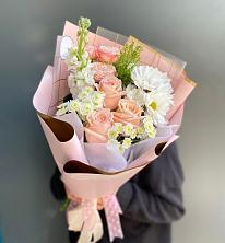 Букет цветов из:  Хризантемы и Розы в Октябрьском Московской области