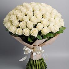 Букет 101 беля роза Белоснежка в Октябрьском Московской области