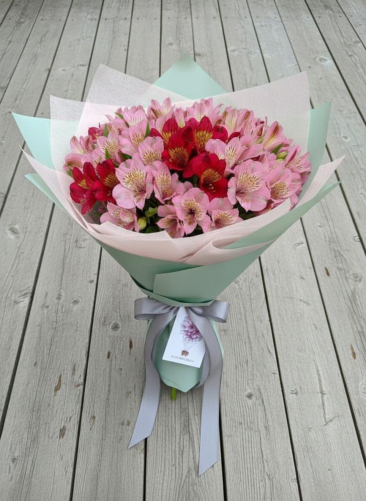 Букет цветов из: Альстромерии в Октябрьском Московской области