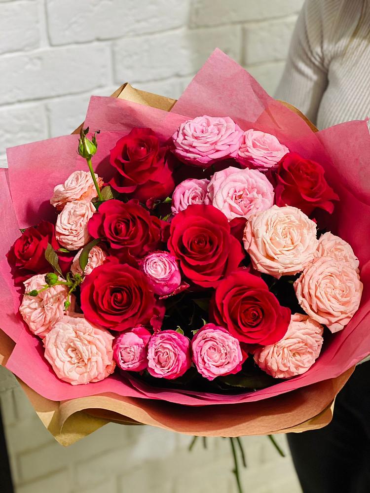 Букет цветов из: Розы в Октябрьском Московской области