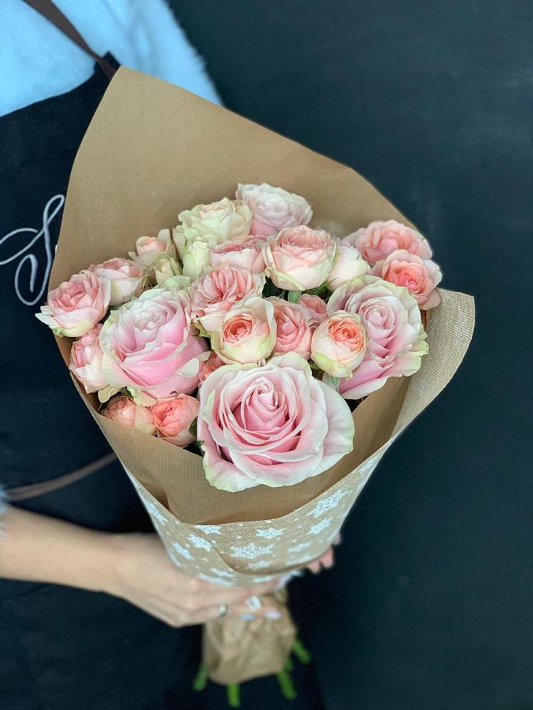 Букет цветов из: Хризантемы и Розы в Октябрьском Московской области