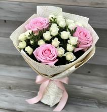 Букет цветов из:  Розы в Октябрьском Московской области