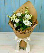 Букет цветов из:  Хризантемы и Лизиантусы в Октябрьском Московской области