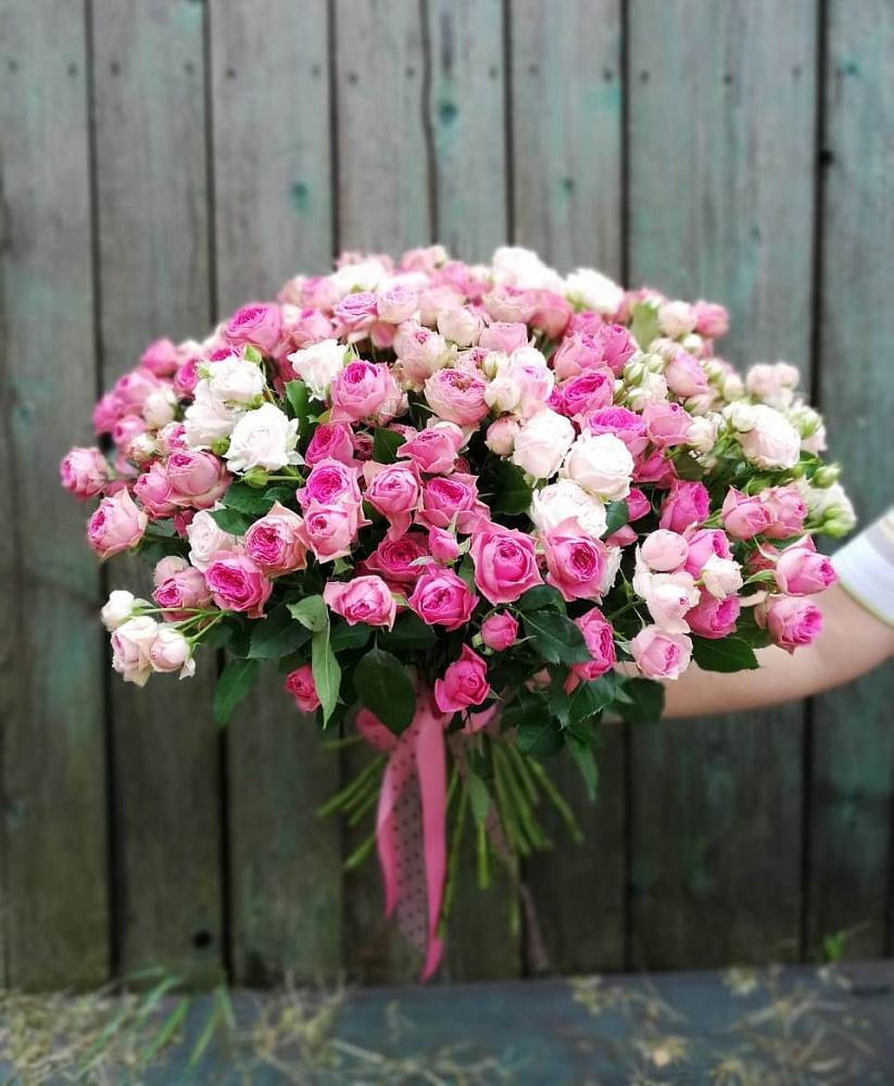 Букет Розовые кустовые розы Натали и Лав Лидия в Октябрьском Московской области