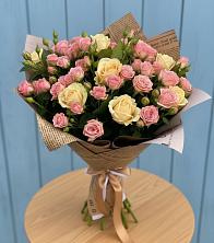 Букет цветов из:  Розы в Октябрьском Московской области
