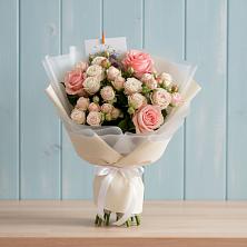 Букет цветов из:  Розы в Октябрьском Московской области