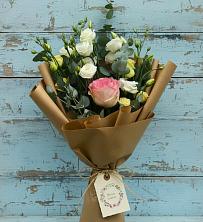 Букет цветов из:  Розы и Лизиантусы в Октябрьском Московской области