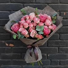 Букет цветов из:  Розы в Октябрьском Московской области